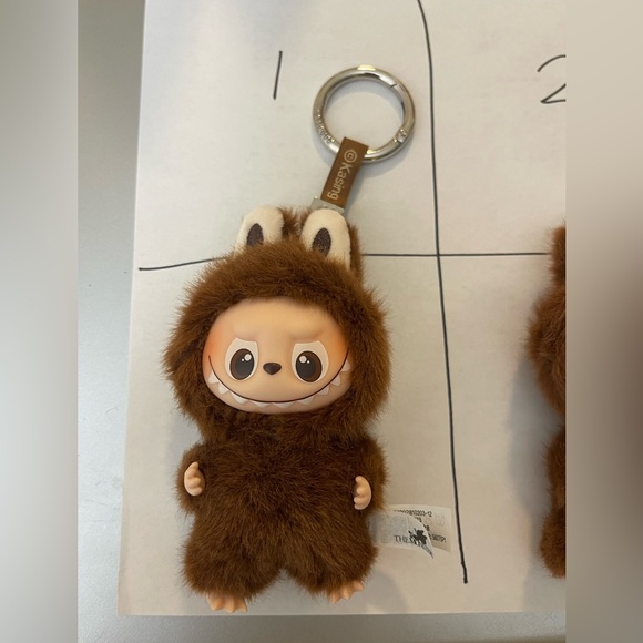 Pop Mart Pin for Love letter L brown Labubu - Picture 9 of 16